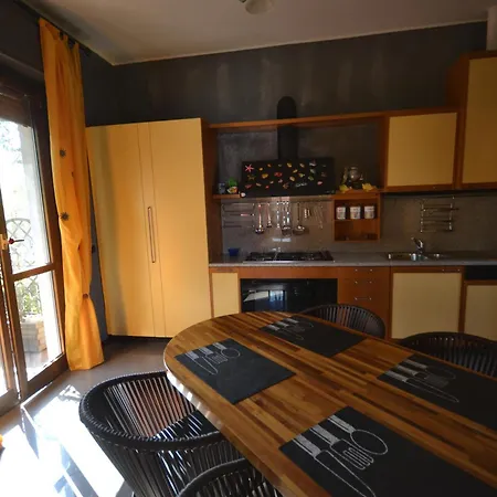 Samsara Casa Indipendente, Con Giardino Privato E Box Mozzate