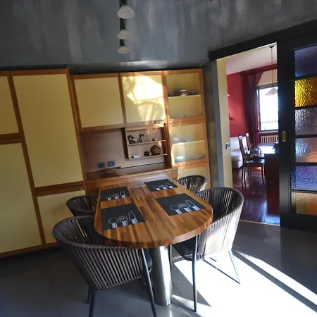 Samsara Casa Indipendente, Con Giardino Privato E Box Mozzate